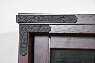 中古　美品　国産家具　欅(ケヤキ)材　金具の装飾が美しい3尺水屋箪笥　(R-085482)