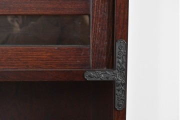 中古　美品　国産家具　欅(ケヤキ)材　金具の装飾が美しい3尺水屋箪笥　(R-085482)