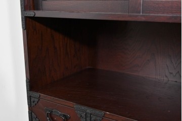 中古　美品　国産家具　欅(ケヤキ)材　金具の装飾が美しい3尺水屋箪笥　(R-085482)