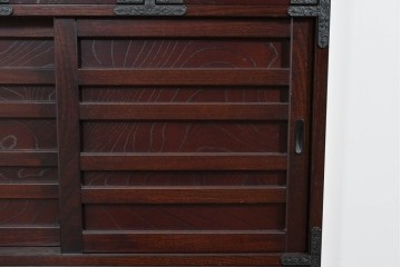 中古　美品　国産家具　欅(ケヤキ)材　金具の装飾が美しい3尺水屋箪笥　(R-085482)