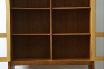 和製ヴィンテージ　オーク材　ミッドセンチュリー　木の温もりを感じられる北欧デザインの食器棚　(R-085483)