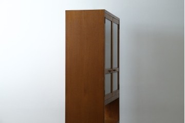 和製ヴィンテージ　オーク材　ミッドセンチュリー　木の温もりを感じられる北欧デザインの食器棚　(R-085483)