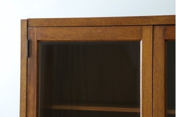 和製ヴィンテージ　オーク材　ミッドセンチュリー　木の温もりを感じられる北欧デザインの食器棚　(R-085483)
