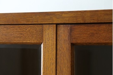 和製ヴィンテージ　オーク材　ミッドセンチュリー　木の温もりを感じられる北欧デザインの食器棚　(R-085483)