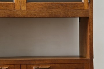 和製ヴィンテージ　オーク材　ミッドセンチュリー　木の温もりを感じられる北欧デザインの食器棚　(R-085483)