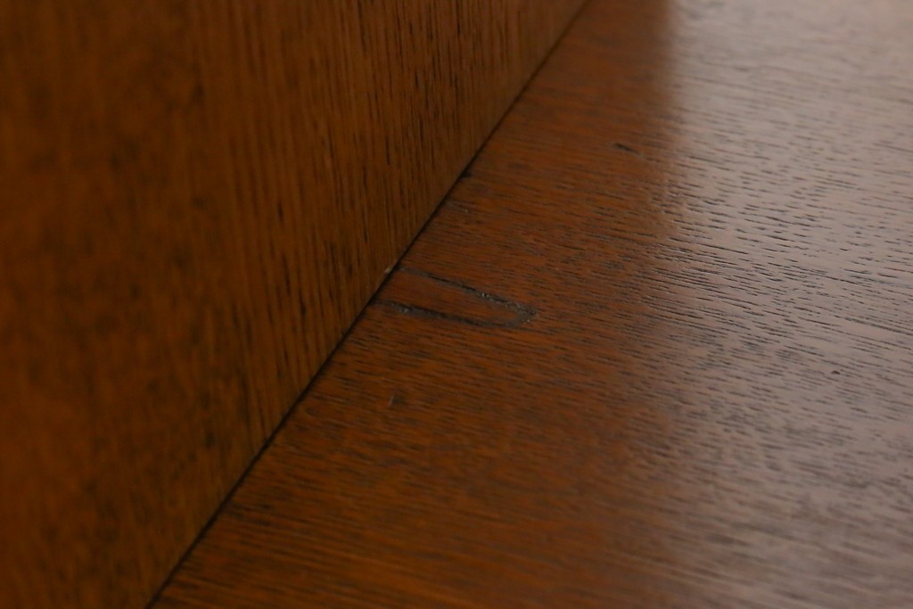 和製ヴィンテージ　オーク材　ミッドセンチュリー　木の温もりを感じられる北欧デザインの食器棚　(R-085483)