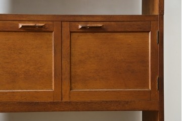 和製ヴィンテージ　オーク材　ミッドセンチュリー　木の温もりを感じられる北欧デザインの食器棚　(R-085483)