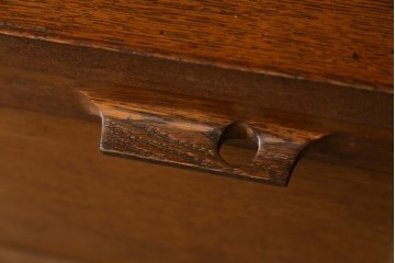 和製ヴィンテージ　オーク材　ミッドセンチュリー　木の温もりを感じられる北欧デザインの食器棚　(R-085483)