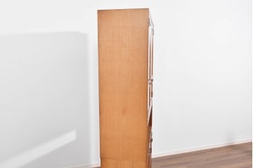 和製ヴィンテージ　オーク材　ミッドセンチュリー　木の温もりを感じられる北欧デザインのキャビネット　(R-085483)