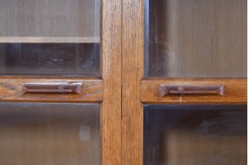 和製ヴィンテージ　オーク材　ミッドセンチュリー　木の温もりを感じられる北欧デザインのキャビネット　(R-085483)