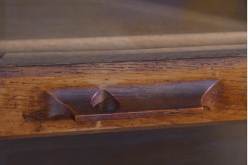 和製ヴィンテージ　オーク材　ミッドセンチュリー　木の温もりを感じられる北欧デザインのキャビネット　(R-085483)