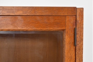 和製ヴィンテージ　オーク材　ミッドセンチュリー　木の温もりを感じられる北欧デザインのキャビネット　(R-085483)