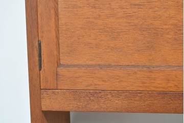 和製ヴィンテージ　オーク材　ミッドセンチュリー　木の温もりを感じられる北欧デザインのキャビネット　(R-085483)