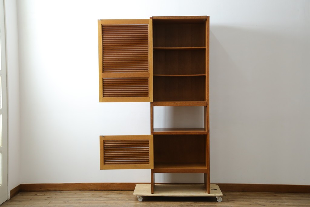 和製ヴィンテージ　オーク材　ルーバー扉がおしゃれな北欧デザインのキャビネット　(R-085484)