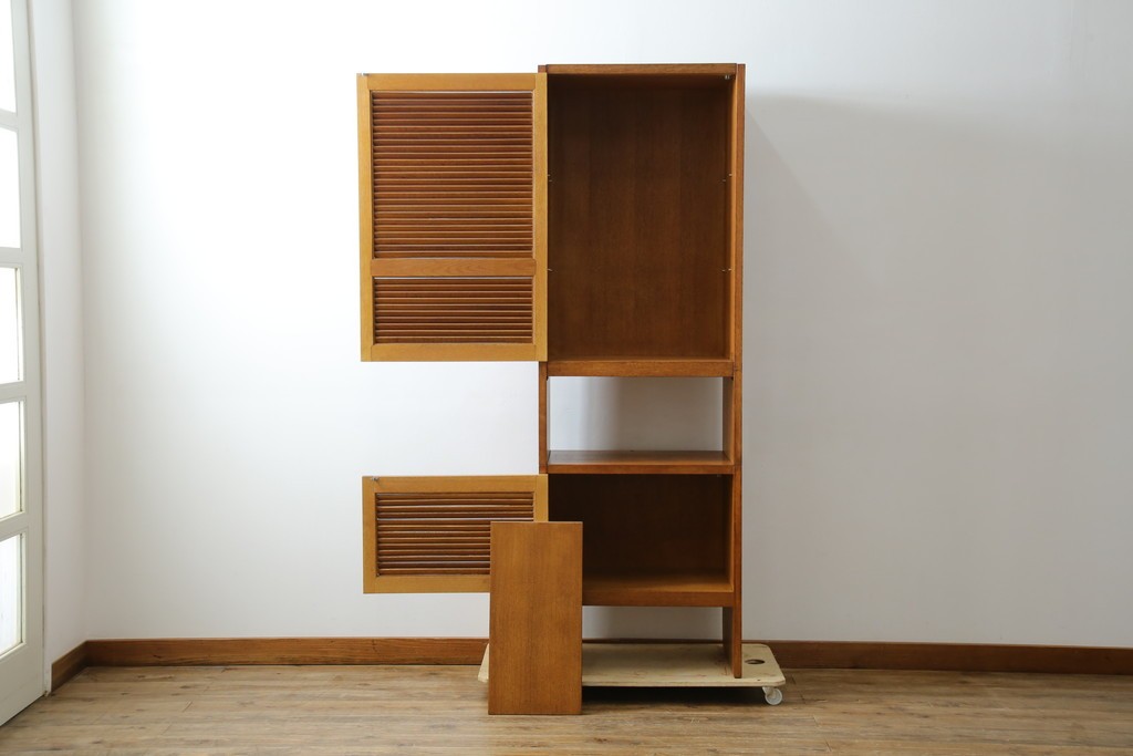 和製ヴィンテージ　オーク材　ルーバー扉がおしゃれな北欧デザインのキャビネット　(R-085484)