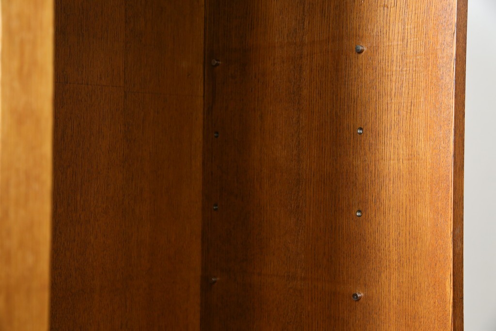 和製ヴィンテージ　オーク材　ルーバー扉がおしゃれな北欧デザインのキャビネット　(R-085484)