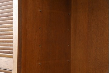 和製ヴィンテージ　オーク材　ルーバー扉がおしゃれな北欧デザインのキャビネット　(R-085484)