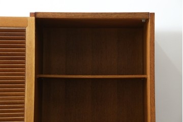 和製ヴィンテージ　オーク材　ルーバー扉がおしゃれな北欧デザインのキャビネット　(R-085484)