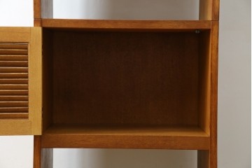 和製ヴィンテージ　オーク材　ルーバー扉がおしゃれな北欧デザインのキャビネット　(R-085484)