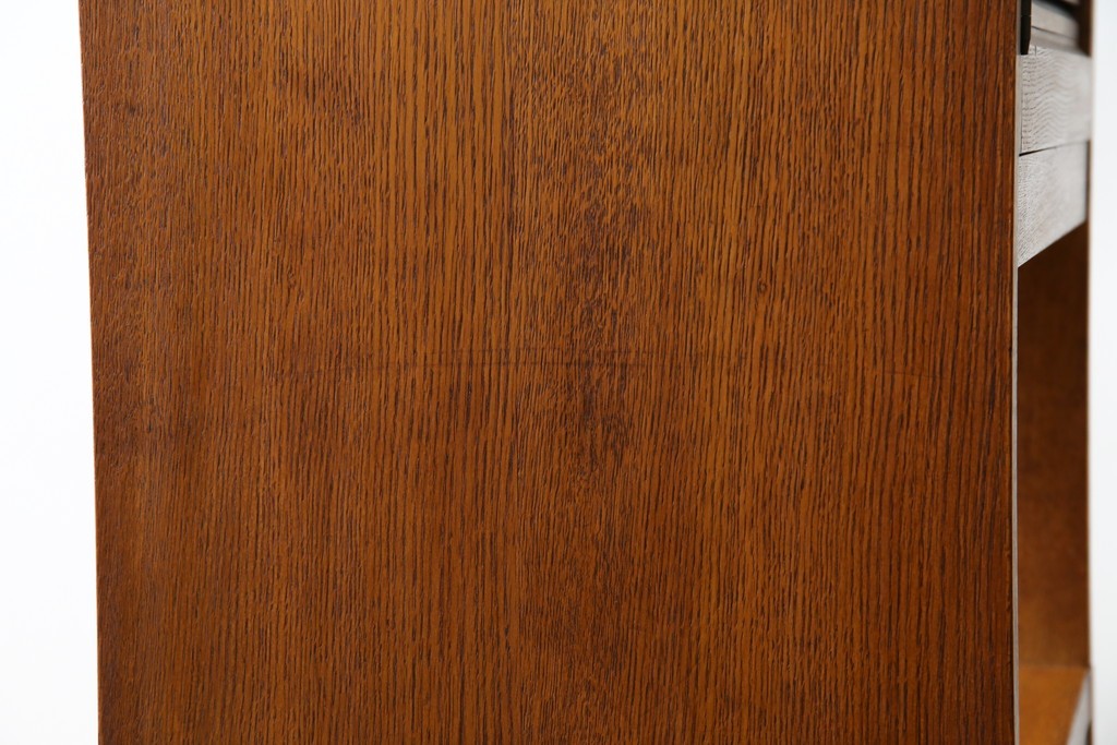 和製ヴィンテージ　オーク材　ルーバー扉がおしゃれな北欧デザインのキャビネット　(R-085484)