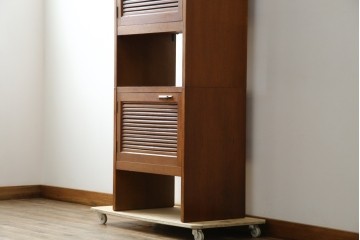 和製ヴィンテージ　オーク材　ルーバー扉がおしゃれな北欧デザインのキャビネット　(R-085484)