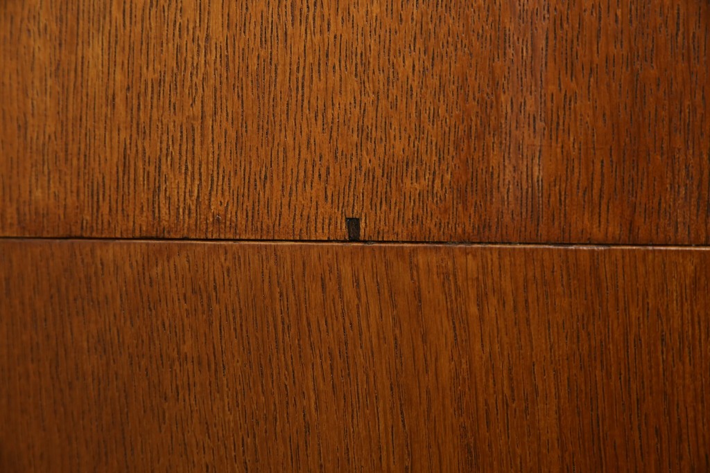 和製ヴィンテージ　オーク材　ルーバー扉がおしゃれな北欧デザインのキャビネット　(R-085484)