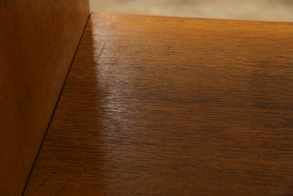 和製ヴィンテージ　オーク材　ルーバー扉がおしゃれな北欧デザインのキャビネット　(R-085484)