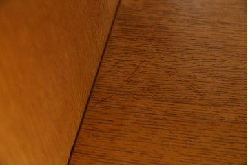 和製ヴィンテージ　オーク材　ルーバー扉がおしゃれな北欧デザインのキャビネット　(R-085484)