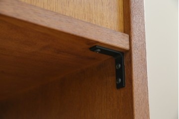 和製ヴィンテージ　オーク材　ルーバー扉がおしゃれな北欧デザインのキャビネット　(R-085484)