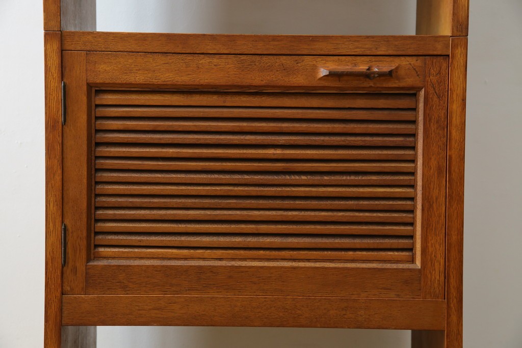 和製ヴィンテージ　オーク材　ルーバー扉がおしゃれな北欧デザインのキャビネット　(R-085484)