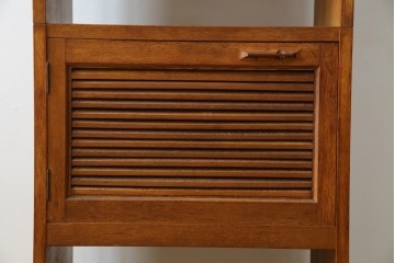 和製ヴィンテージ　オーク材　ルーバー扉がおしゃれな北欧デザインのキャビネット　(R-085484)
