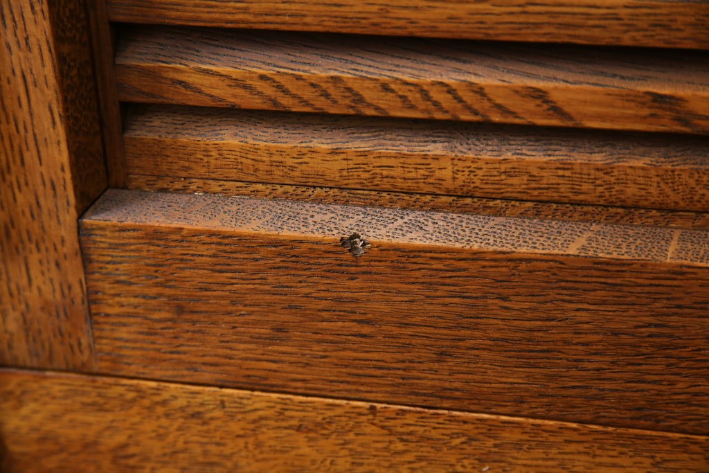 和製ヴィンテージ　オーク材　ルーバー扉がおしゃれな北欧デザインのキャビネット　(R-085484)