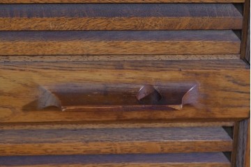 和製ヴィンテージ　オーク材　ルーバー扉がおしゃれな北欧デザインのキャビネット　(R-085484)