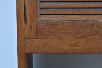 和製ヴィンテージ　オーク材　ルーバー扉がおしゃれな北欧デザインのキャビネット　(R-085484)