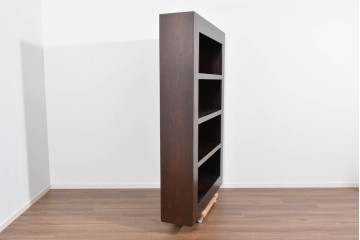 中古　美品　高級輸入家具　マホガニー材　厚みのあるフレームが印象的なモダンデザインのシェルフ　(R-085485)