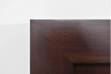 中古　美品　高級輸入家具　マホガニー材　厚みのあるフレームが印象的なモダンデザインのシェルフ　(R-085485)