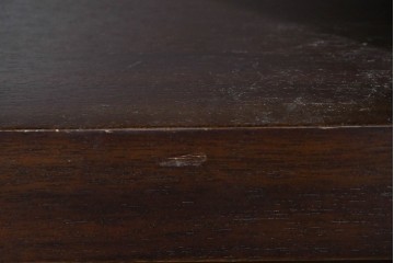 中古　美品　高級輸入家具　マホガニー材　厚みのあるフレームが印象的なモダンデザインのシェルフ　(R-085485)