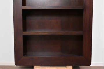 中古　美品　高級輸入家具　マホガニー材　厚みのあるフレームが印象的なモダンデザインのシェルフ　(R-085485)