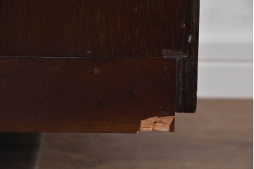 中古　美品　高級輸入家具　マホガニー材　厚みのあるフレームが印象的なモダンデザインのシェルフ　(R-085485)