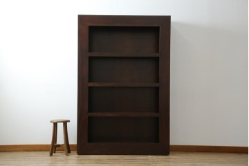 中古　美品　高級輸入家具　マホガニー材　厚みのあるフレームが印象的なモダンデザインのシェルフ　(R-085485)