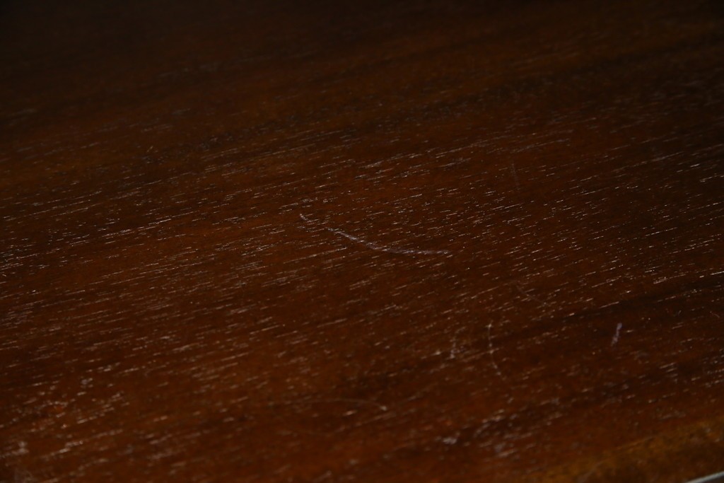 中古　美品　高級輸入家具　マホガニー材　厚みのあるフレームが印象的なモダンデザインのシェルフ　(R-085485)