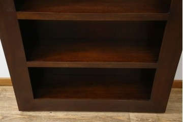 中古　美品　高級輸入家具　マホガニー材　厚みのあるフレームが印象的なモダンデザインのシェルフ　(R-085485)