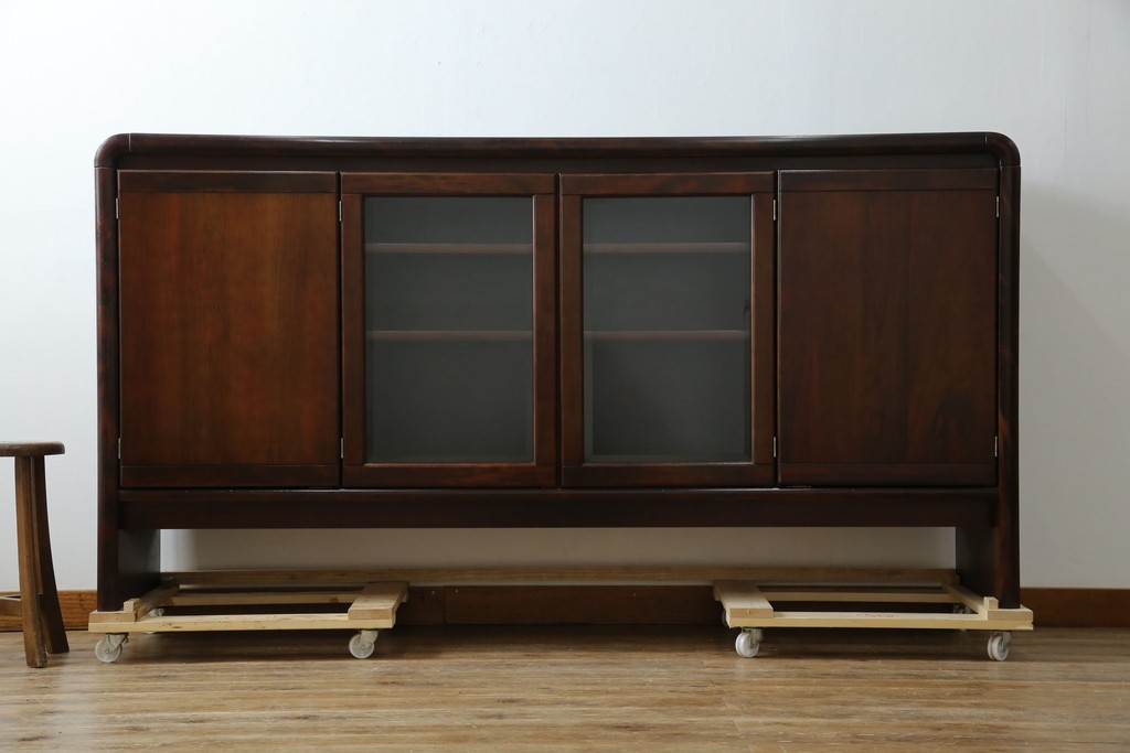 和製ヴィンテージ　オールドカリモク　角の取れたミッドセンチュリーデザインが目を引くモダンサイドボード　(R-085487)