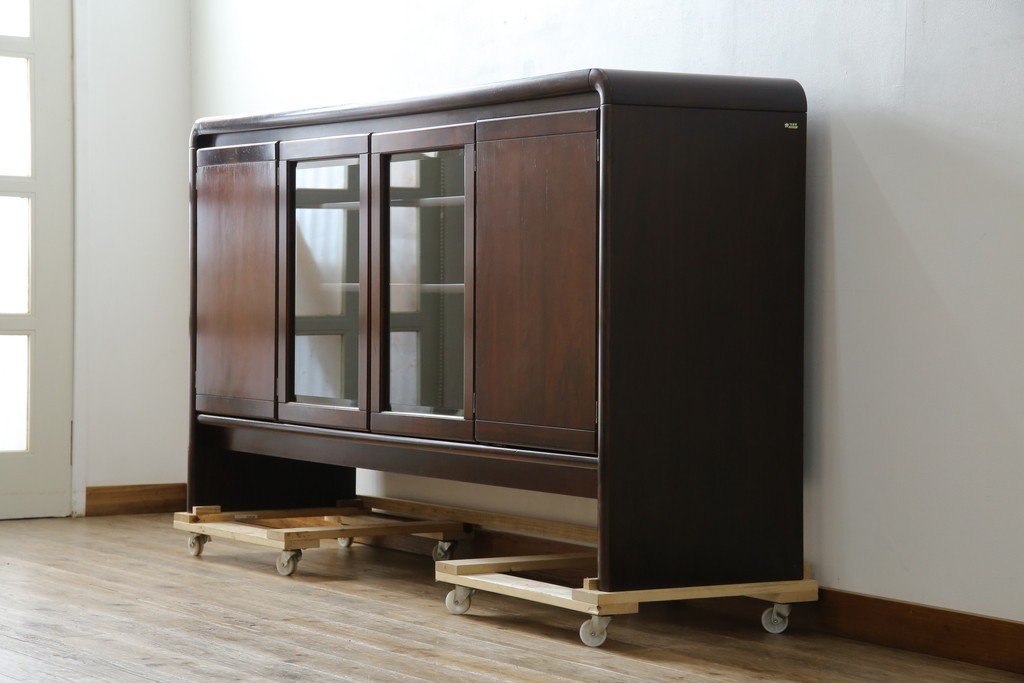 和製ヴィンテージ　オールドカリモク　角の取れたミッドセンチュリーデザインが目を引くモダンサイドボード　(R-085487)