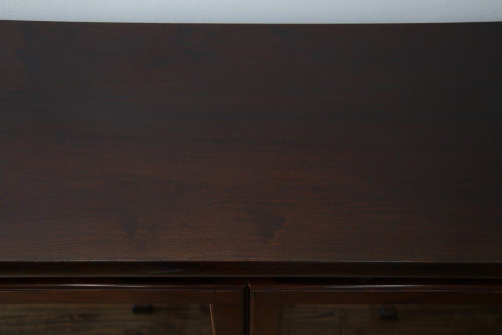 和製ヴィンテージ　オールドカリモク　角の取れたミッドセンチュリーデザインが目を引くモダンサイドボード　(R-085487)