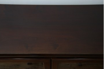 和製ヴィンテージ　オールドカリモク　角の取れたミッドセンチュリーデザインが目を引くモダンサイドボード　(R-085487)