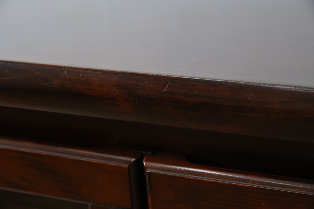 和製ヴィンテージ　オールドカリモク　角の取れたミッドセンチュリーデザインが目を引くモダンサイドボード　(R-085487)