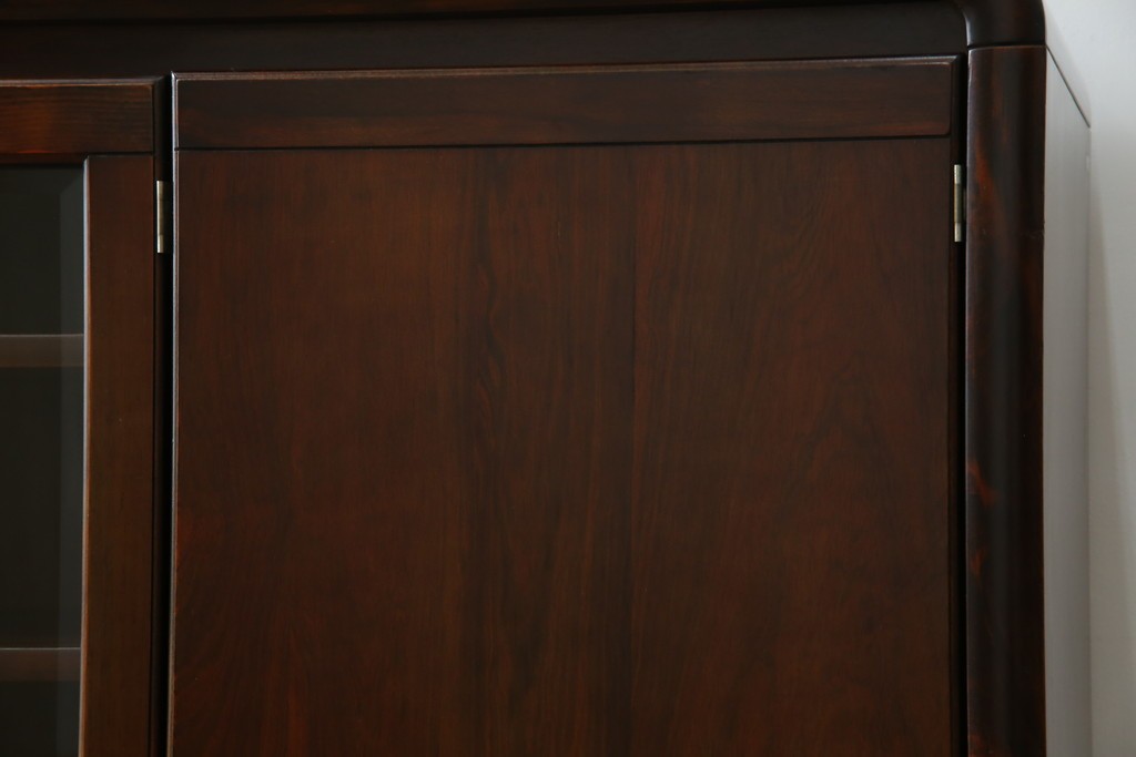 和製ヴィンテージ　オールドカリモク　角の取れたミッドセンチュリーデザインが目を引くモダンサイドボード　(R-085487)