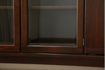 和製ヴィンテージ　オールドカリモク　角の取れたミッドセンチュリーデザインが目を引くモダンサイドボード　(R-085487)