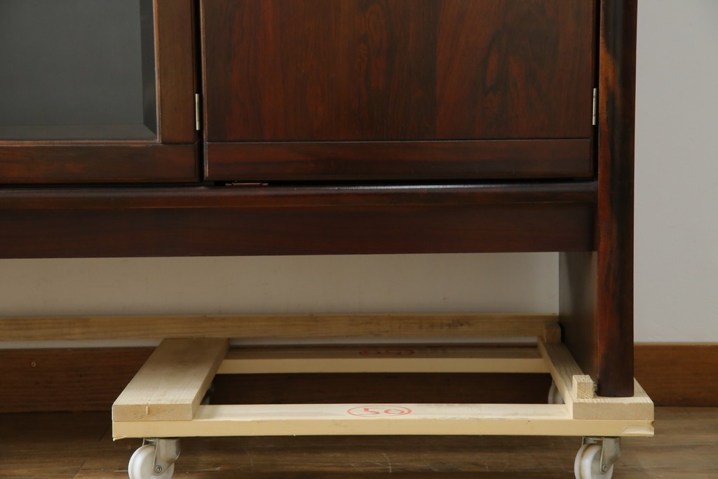 和製ヴィンテージ　オールドカリモク　角の取れたミッドセンチュリーデザインが目を引くモダンサイドボード　(R-085487)